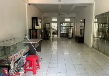 Ruko Gandeng Taman Royal I. Tangerang.