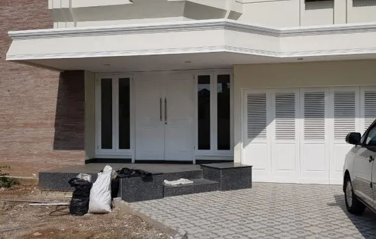 Rumah Blvd Puri Indah . Baru renov. 2lt