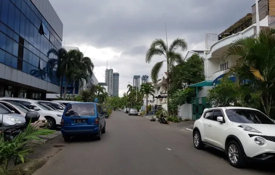 Rumah bagus siap huni 2 lantai 3 kamar tidur