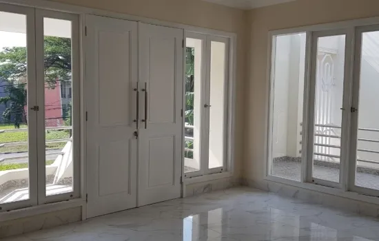 Rumah Blvd Puri Indah . Baru renov. 2lt