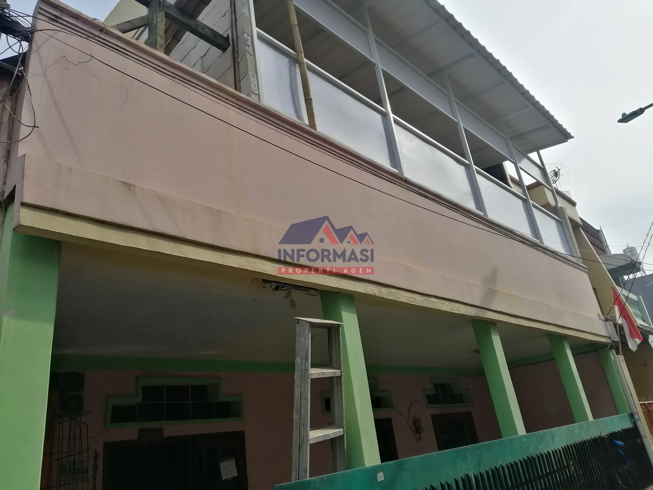 Rumah lama tg duren selatan, gg 1 mobil