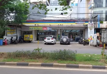 Rumah besar , lokasi strategis , masih tersewa