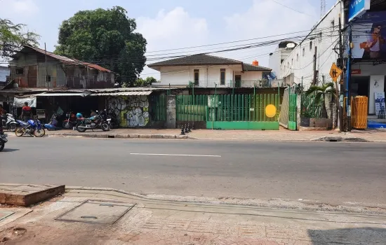 Rumah & Usaha jadi satu di area Kedoya, Jak-Bar.