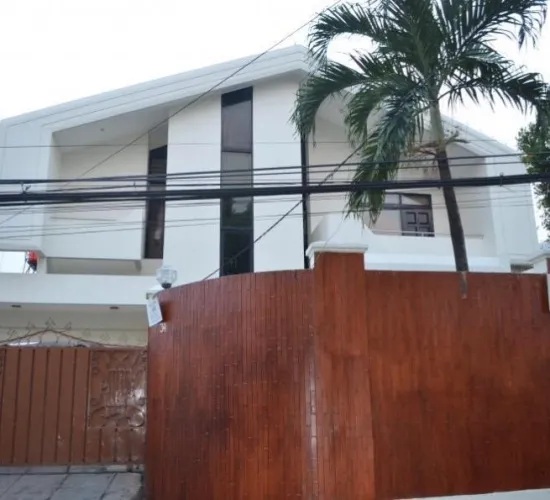 Rumah kolam renang jl bangka