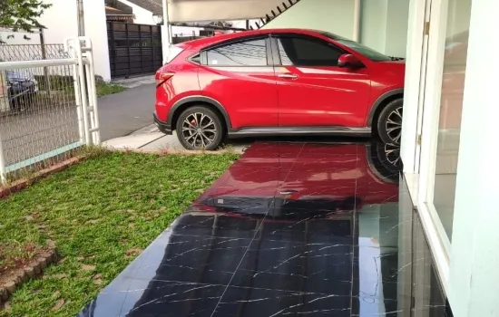 Rumah 2 lantai 3 kt 2 km 1 kp  bangunan sendiri