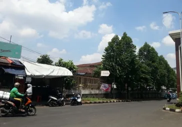 Ciledug Jl Raden Saleh depan Metro Permata