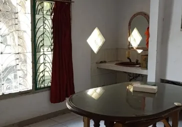 Rumah area Jelambar 2 lantai perlu renov