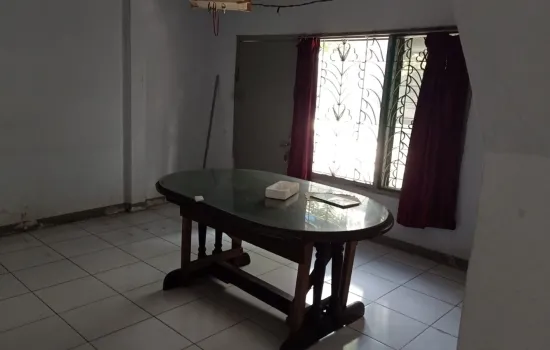 Rumah area Jelambar 2 lantai perlu renov
