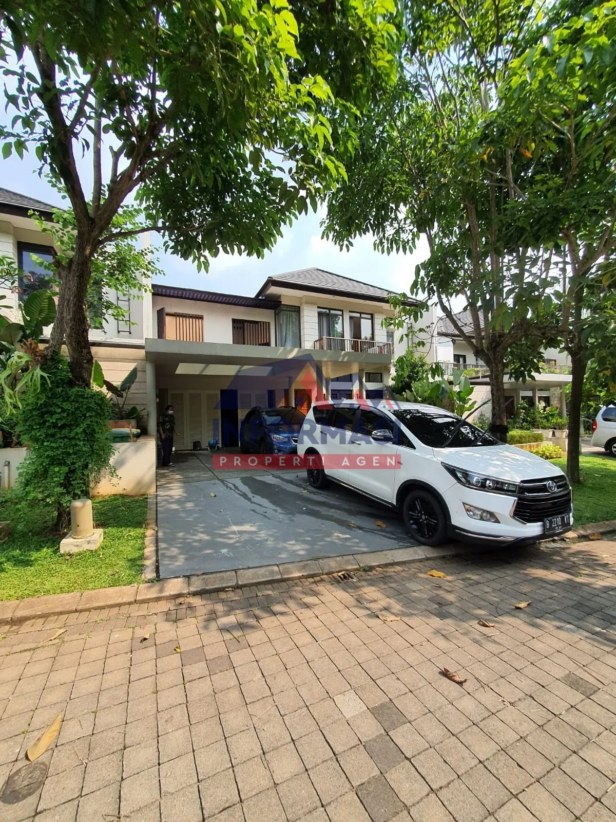 rumah bagus minimalis cluster serenia hills cilandak jaksel