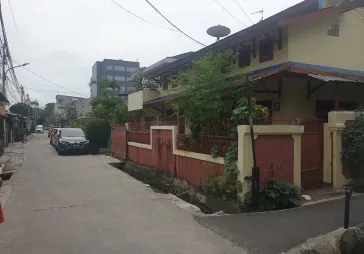 Rumah tua cocok untuk dibangun kos kosan