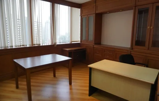Office di Menara Sudirman, furnished