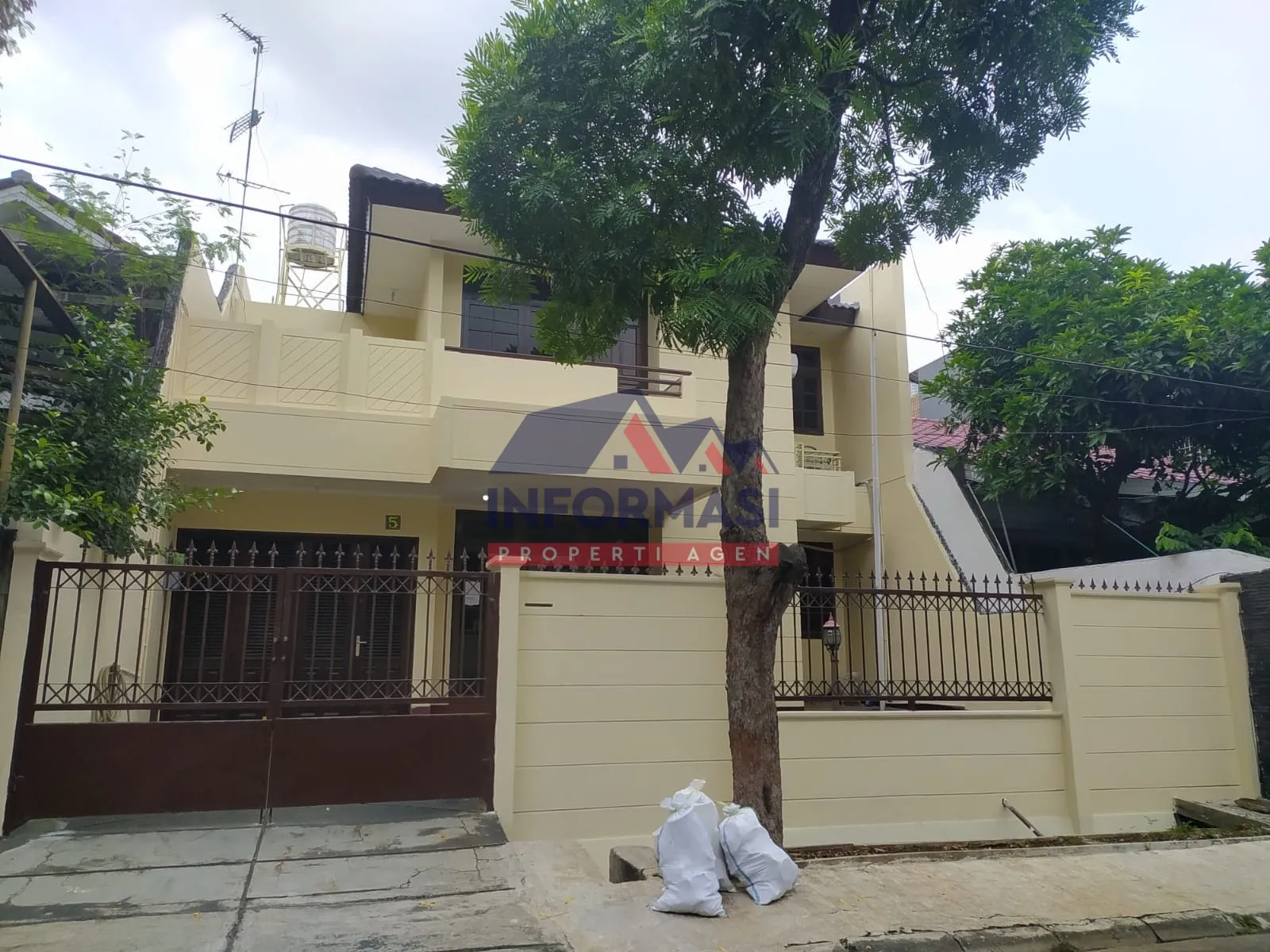 Rumah puri indah blok H, 2 lt, siap huni