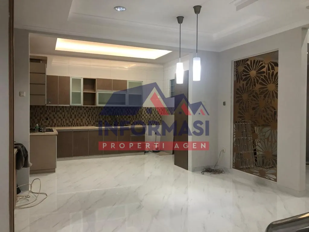 Rumah Lokasi bagus di Citra Garden, Jakbar