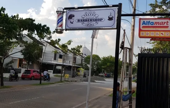 Rumah dengan usaha barber shop di cilengsi,uk. 8x18,PAM,2KT