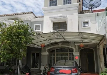 Rumah 3lt di Kenari Golf PIK depan taman