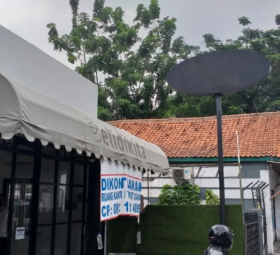 Kios Kantor disewakan di Petamburan Raya
