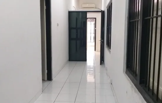 Kios Kantor disewakan di Petamburan Raya