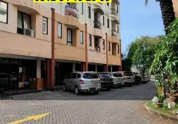 Kompleks Citta Graha Jl Panjang  rukan 4½ lantai
