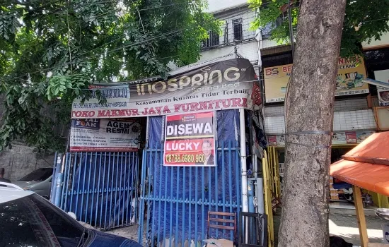 Ruko 3 lantai disewakan