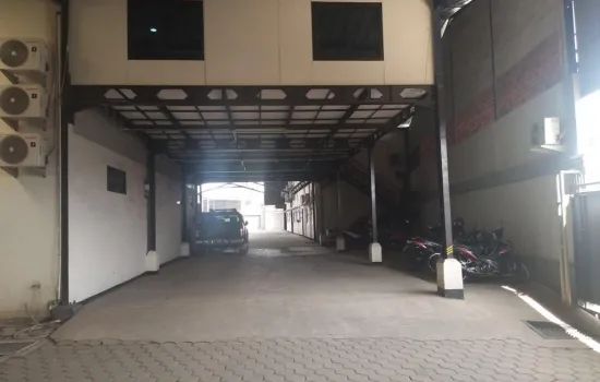 TANAH .. DAN WORK SHOP..ADA GUDANG TERBUKA DAN TERTUTUP