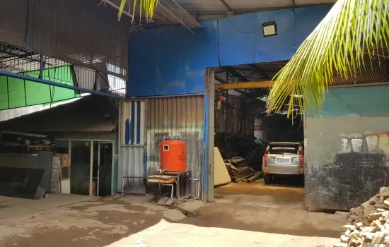 Gudang kawasan strategis di srengseng raya