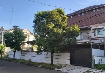 Dijual rumah ex workshop di Taman semanan indah