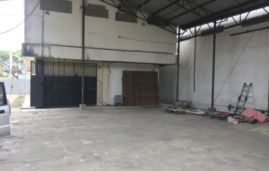 Dijual tanah seluas 7,352m sdh ada ruko, gudang,