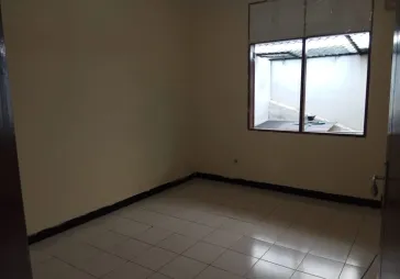 Disewakan rmh 2 lantai , 3 kamar tidur ,2 kamar mandi