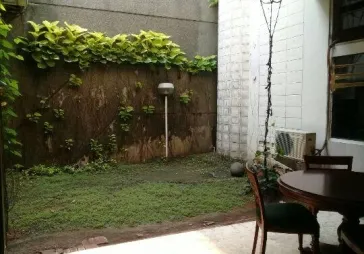 Murahhh Rmh tua 2 lt  terawat di Jl Lauser  luas 400 m²