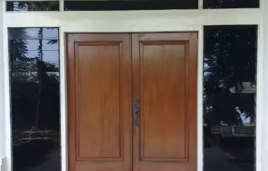 Murahhh Rmh tua 2 lt  terawat di Jl Lauser  luas 400 m²