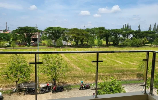 Rumah brand new Puri Botanical Magnolia 3 lantai