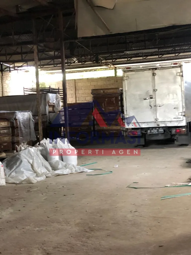 dijual tanah berikut gudang di jl raya karang tengah