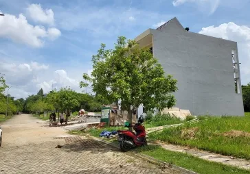 Rumah brand new Puri Botanical Magnolia 3 lantai