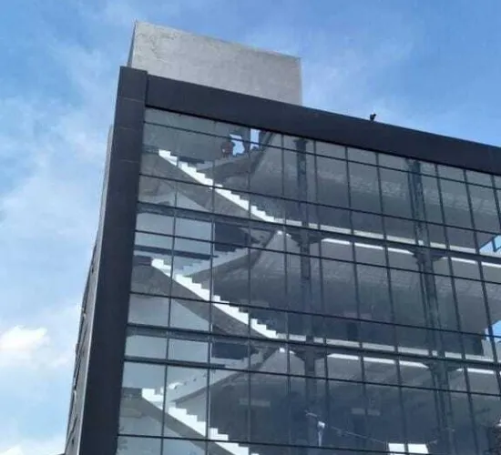 Gedung + Gudang daerah kebayoran lama, jaksel
