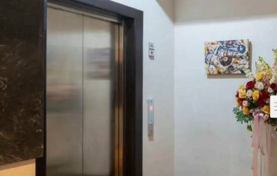 Hotel karawang 4 lantai , 23 kamar , msh aktif