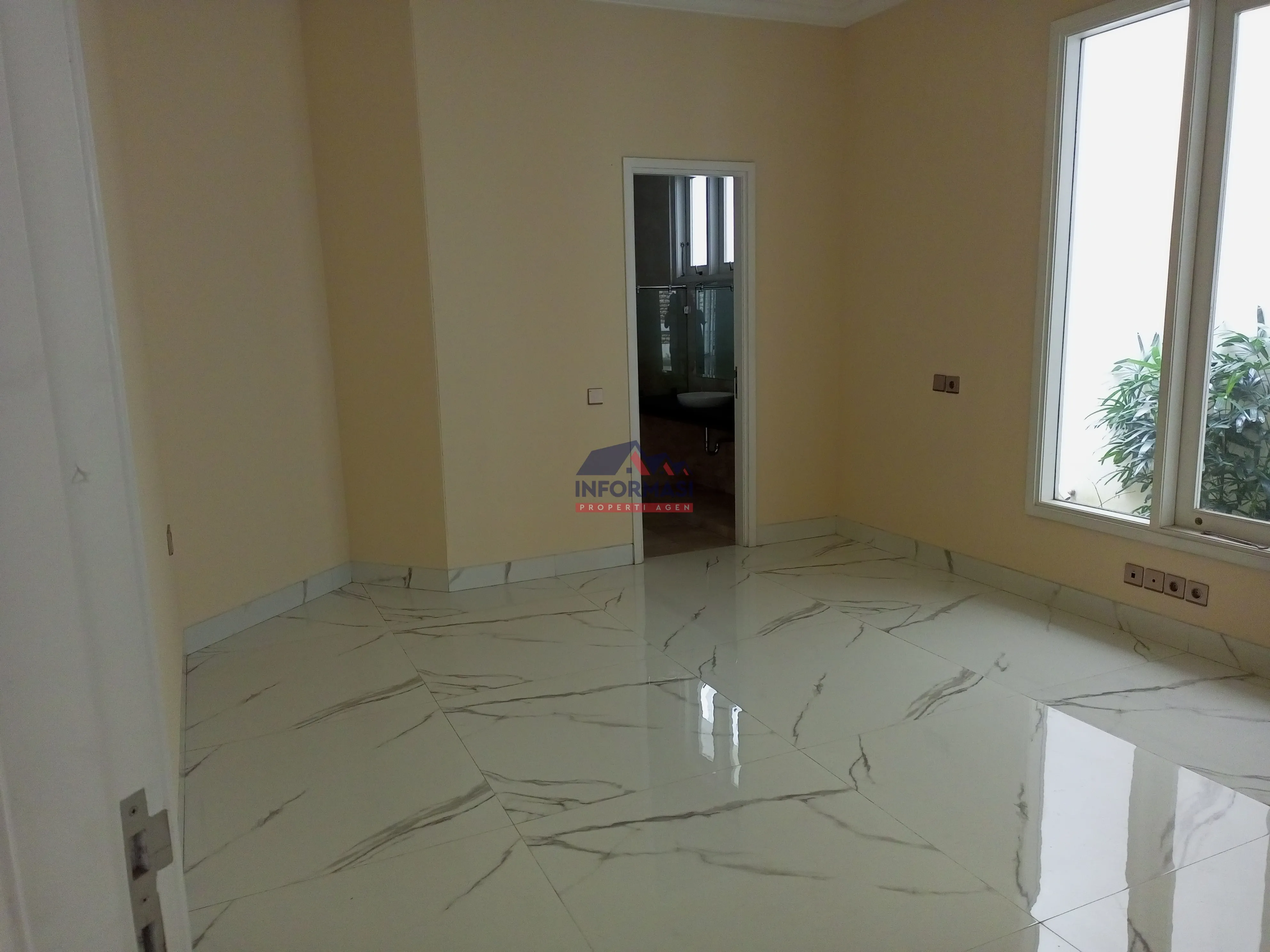 Dijual Apt. Veranda, Jakbar
