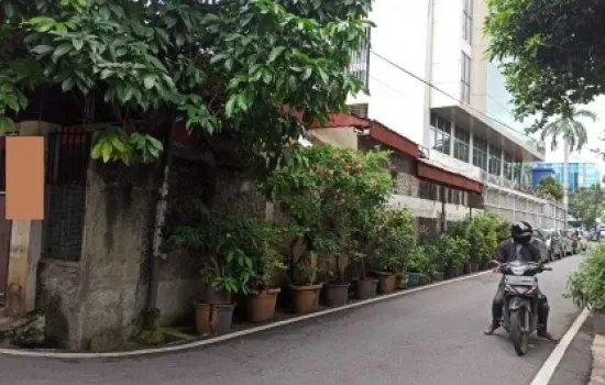 Rumah LT  247 m hoek 3 KT  2 km, shm & Strategis