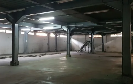 Pabrik  Cengkareng. Luas Tanah 8100 m2.