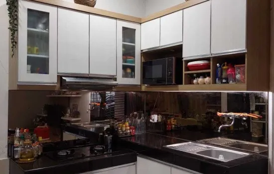 rumah bagus  dan  semi  furnish