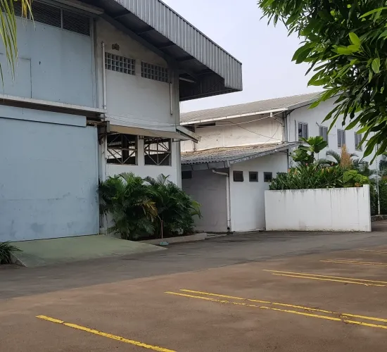 Pabrik Cengkareng. Luas Tanah 8100 m2.