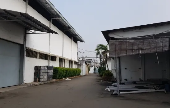 Pabrik  Cengkareng. Luas Tanah 8100 m2.