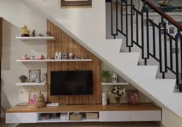 rumah bagus  dan  semi  furnish