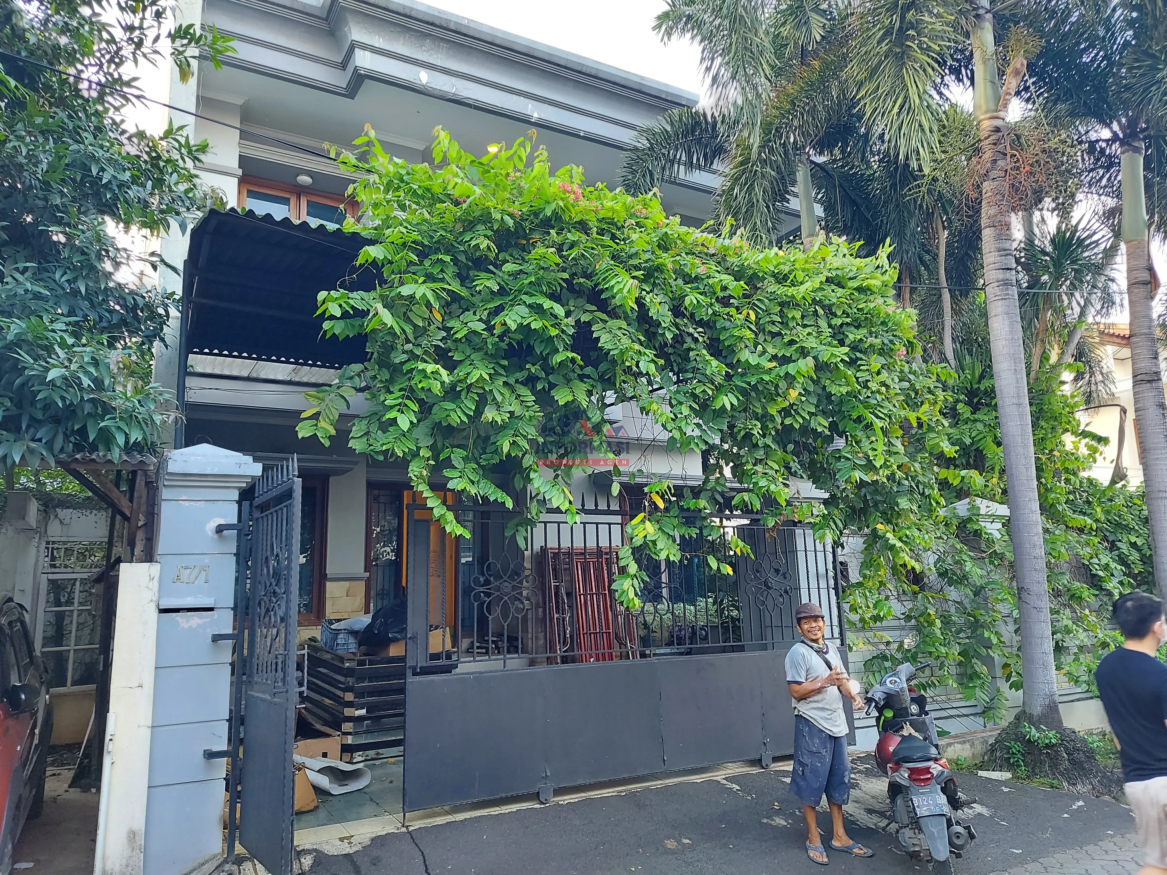 Lokasi asri dalam komplex perumahan .