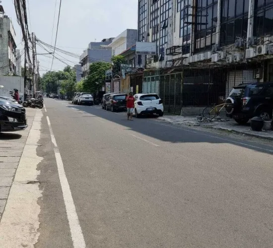 Ruko  di Jl Alaydrus  lokasi sangat bgs utk kantor