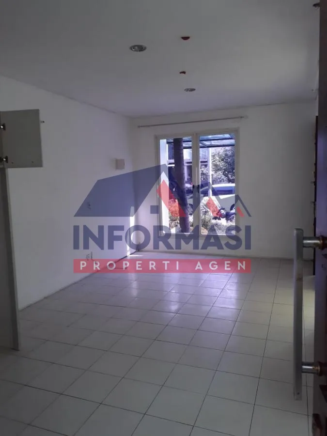 Rumah di Sunrise Garden, Jakbar. Lokasi bagus