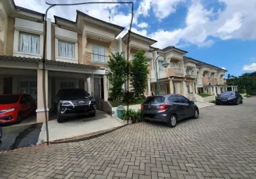 Dijual villa mewah di Rancamaya