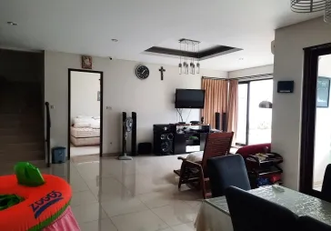 Rumah cantik 2 lantai di Bogor lokasi elite