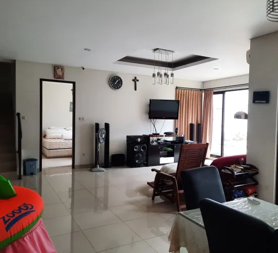 Rumah cantik 2 lantai di Bogor lokasi elite