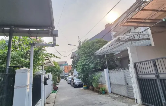 GROGOL Dr.Nurdin Rumah Dijual Cepat