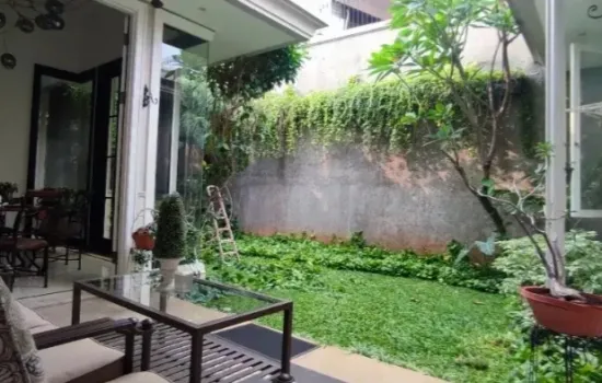 Disewakan rumah bagus di daerah tebet